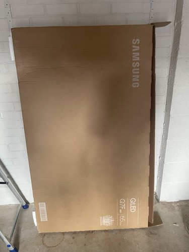 Tv box - 65”,