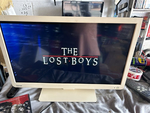 Toshiba lcd flat screen - toshiba, tv